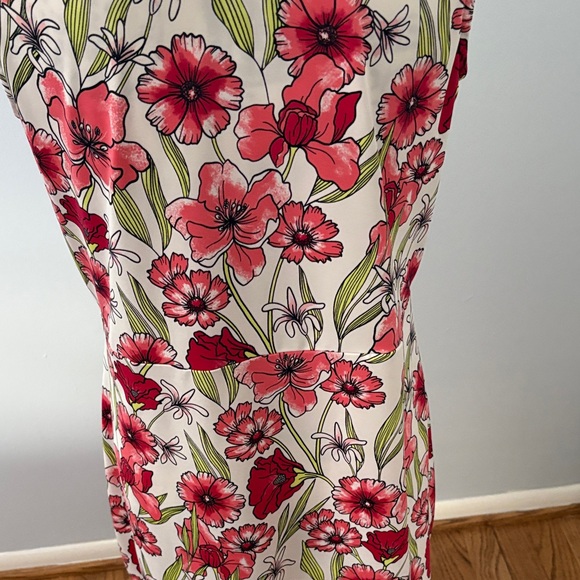 Tail Floral Sleeveless Golf Dress with Shorts - Picture 4 of 5